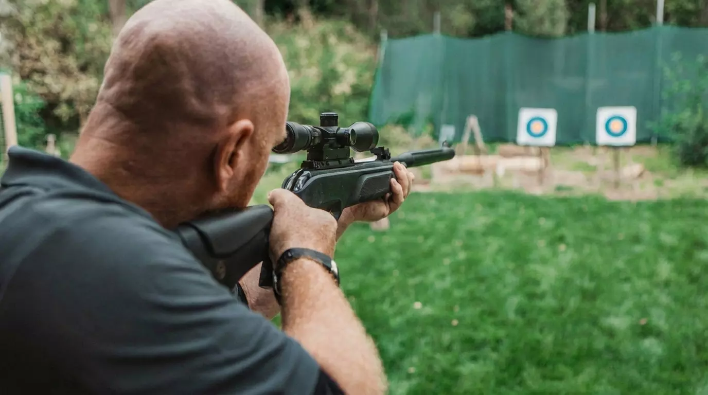 Zet je vizier op scherp: boogschieten of buksschietenmet z'n tweeën