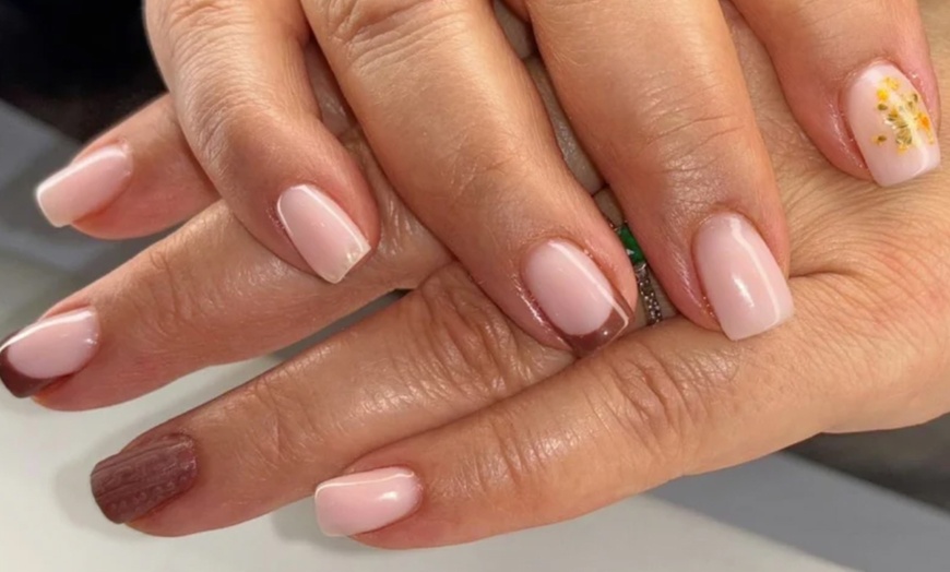Image 5: Beauté des mains avec Nails by Kary