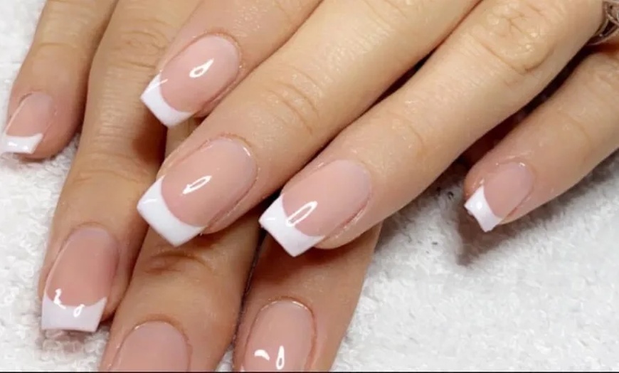 Image 3: Pose de vernis semi-permanent sur mains et/ou pieds à Toulouse