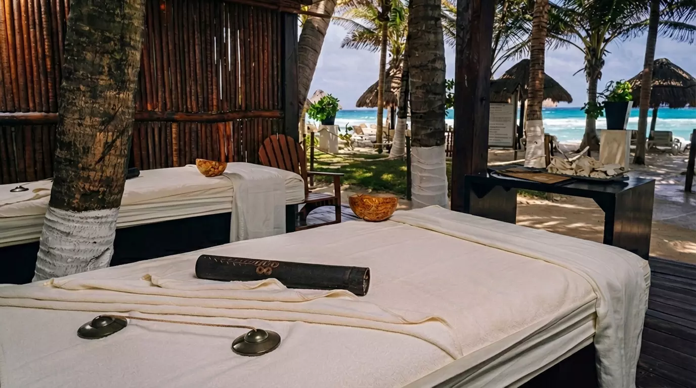 ✈ All-Incl. Paradise: 4 Nights at Flamingo Beach Resort Cancún