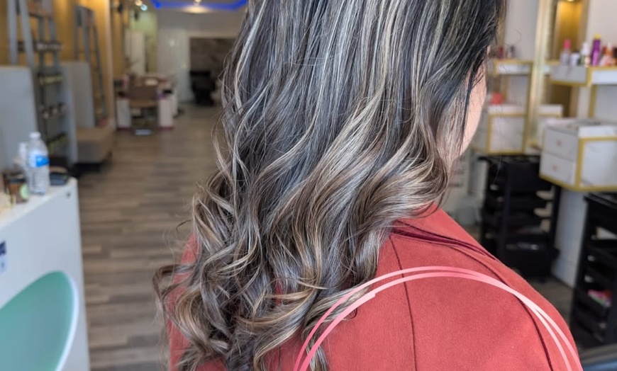 Image 4: Up to 41% Off on Salon - Hair Colour / Highlights at Baddys Parlour