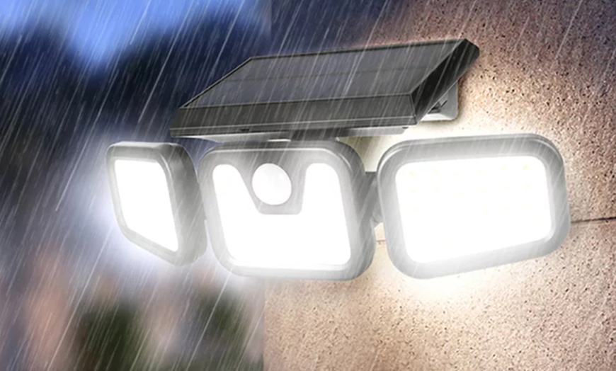 Image 2: Motion Sensor Solar Security Light
