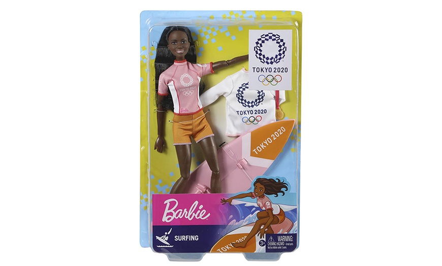 Image 7: Barbie Surfer Doll with Accessories