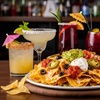 Image 2: Copa o cóctel a elegir y ración de nachos para 2 o 4 personas 