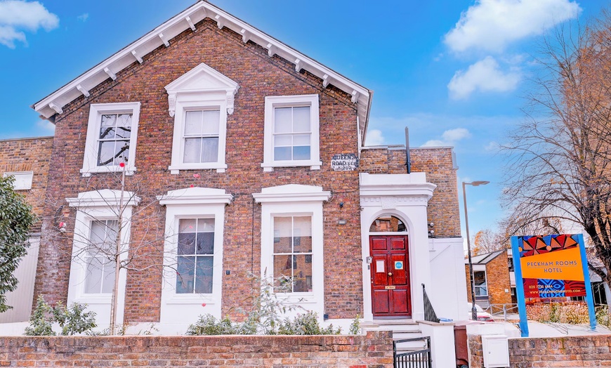 Image 5: London: Standard / Superior Double Room for Two with Breakfast