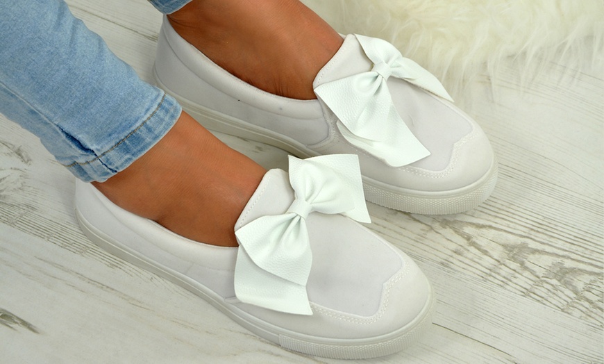 Image 16: Women's Bow Sneakers