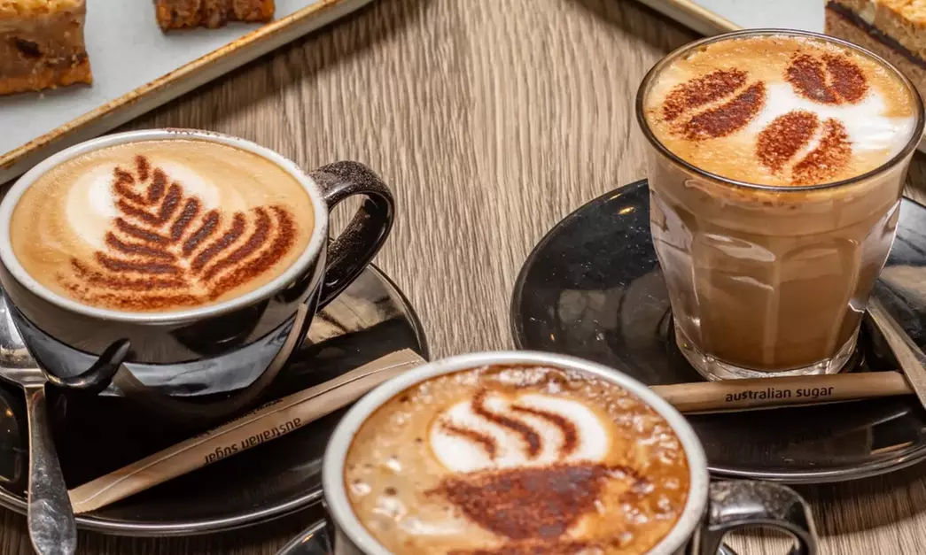 Savor Lunch Main and Drinks At Macquarie Shopping Centre For Up to 4