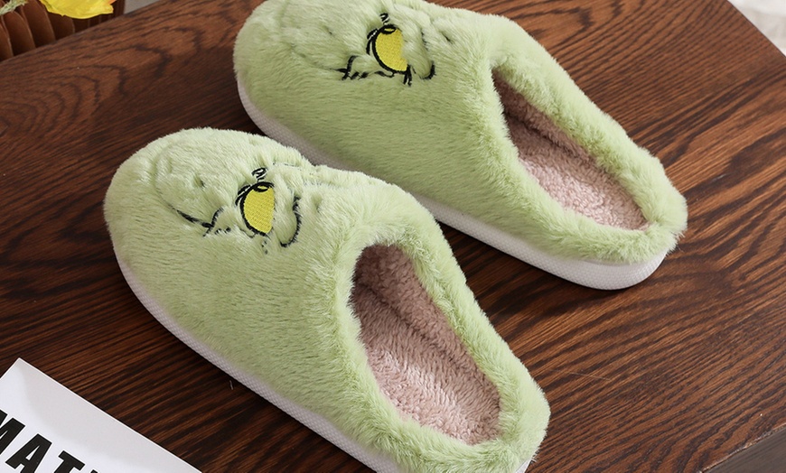 Image 5: Slip-on Grinch-Inspired Faux Fur Slippers