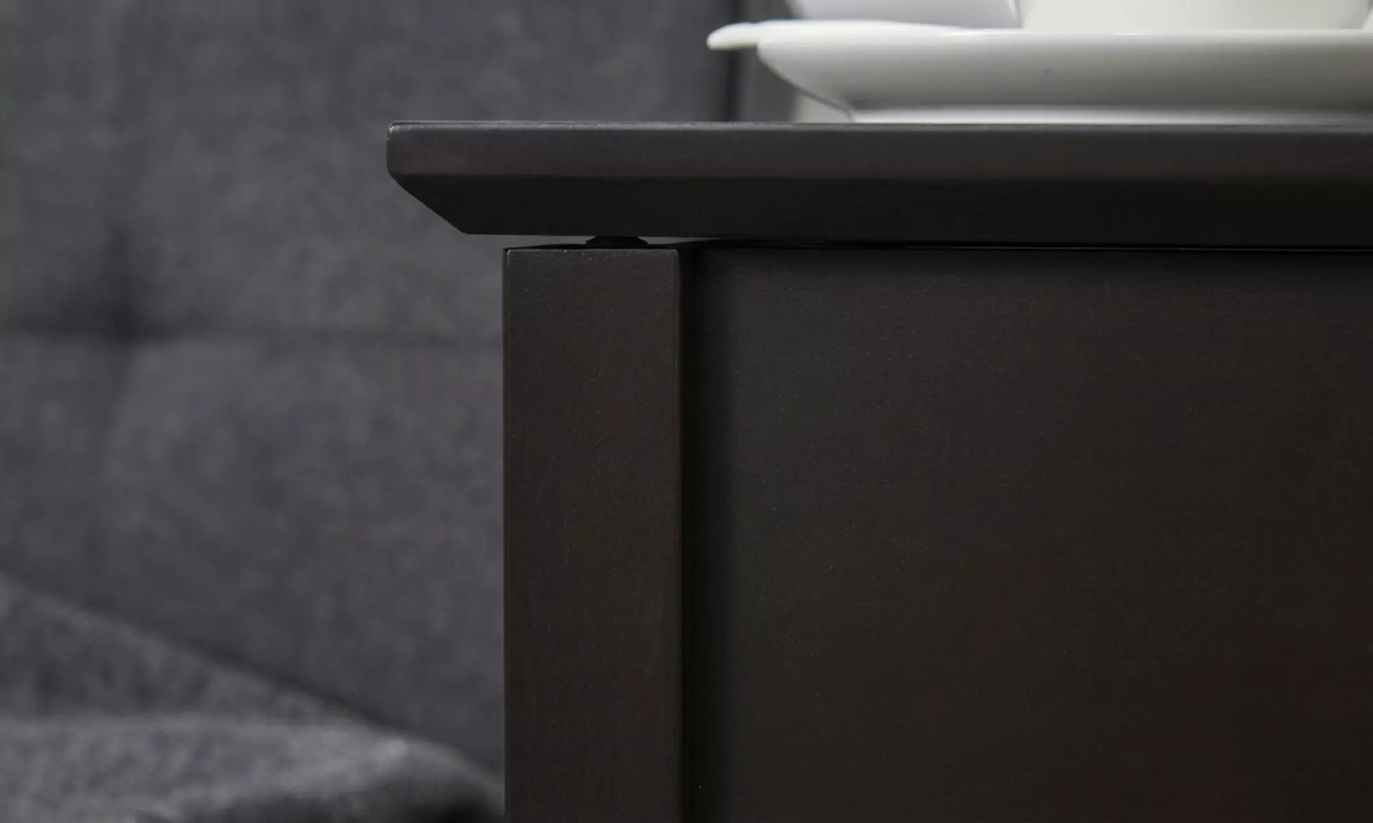 HOMCOM Narrow Side Table with Flip Top and Storage Shelf