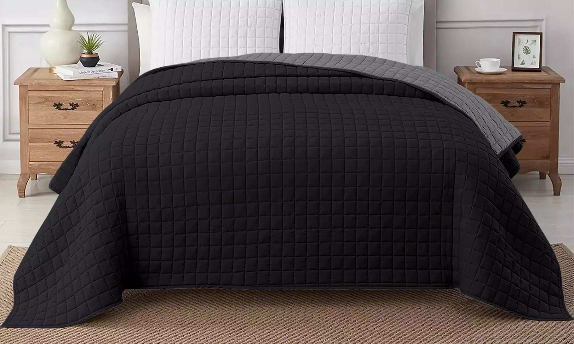 Italian 4-Season Two-Tone Hypoallergenic Quilt