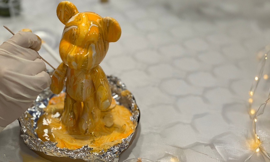 Image 16: Taller de pintura de un osito de peluche para 1 o 2 personas