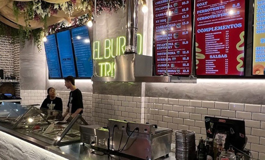 Image 12: Menú Smash Burguers con entrantes, hamburguesas y bebidas