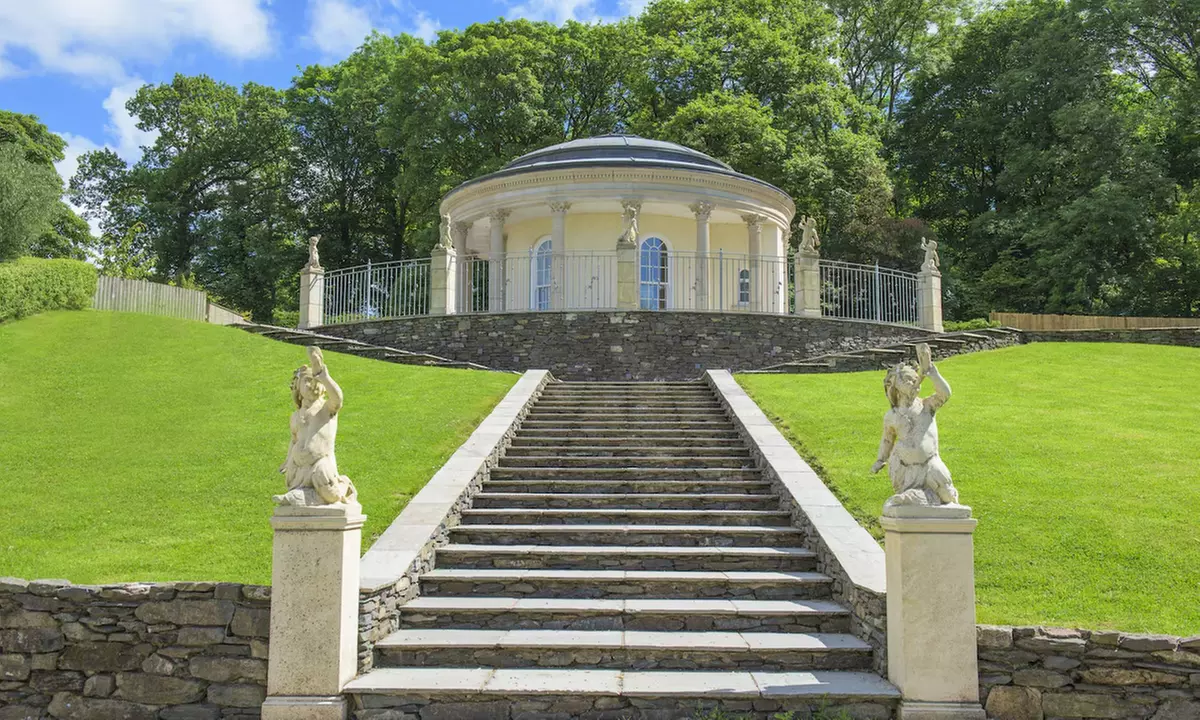 Cumbria: Double Room with Breakfast and Prosecco