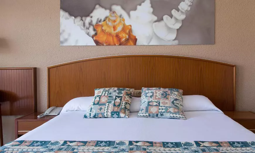 Image 4: Lloret de Mar: habitación doble con media pensión en hotel 4*