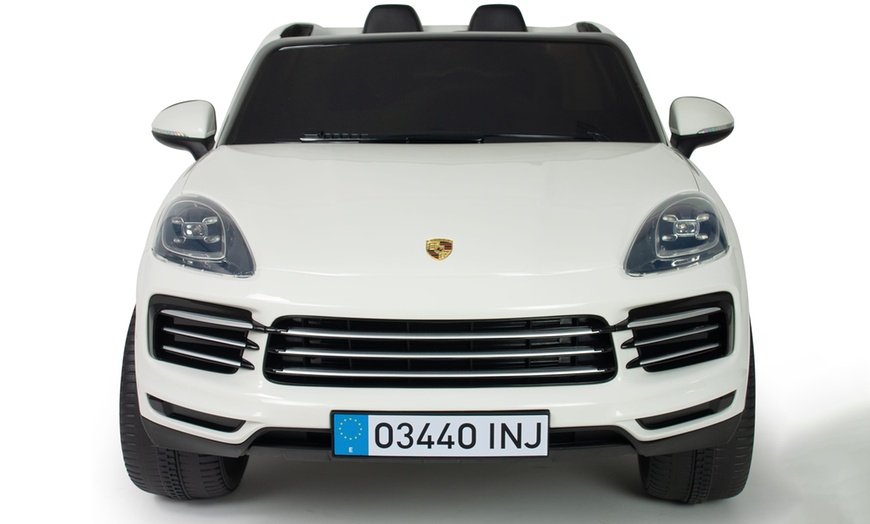 Image 5: Coche eléctrico biplaza de color blanco para niñ@s de Injusa