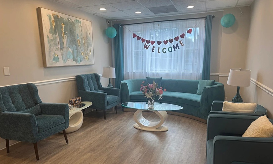Image 3: Enjoy Deep Tissue, Couples, Foot Massage, And Hydra-Facial Treatments