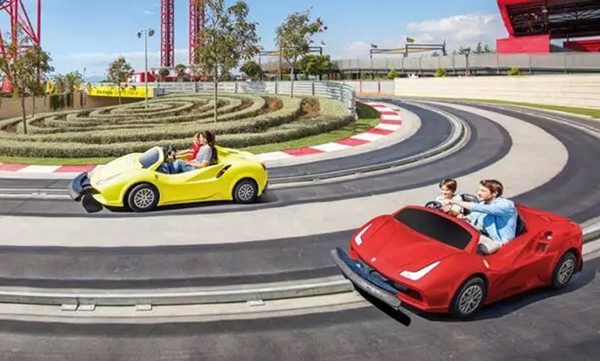 Image 4: Dos entradas para 1 día en PortAventura