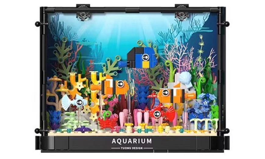 Image 9: Aquarium Building Block Kit with Night Lights - 570 Pieces