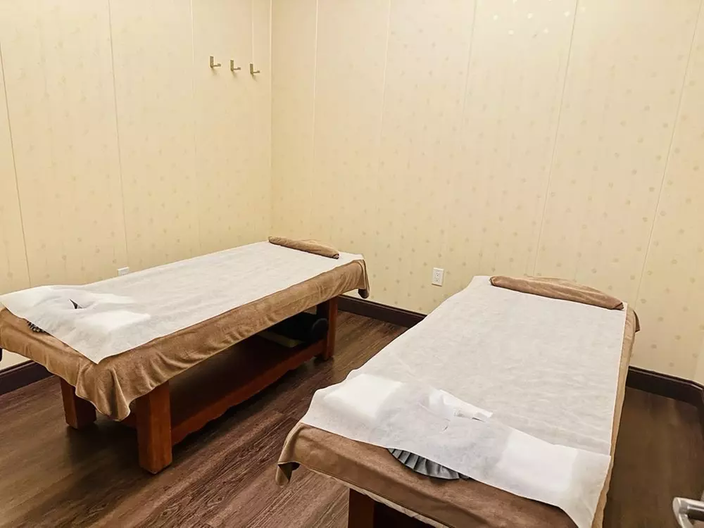 Custom 60-Minute Full Body or Couples VIP Room Massage at Spa Zone