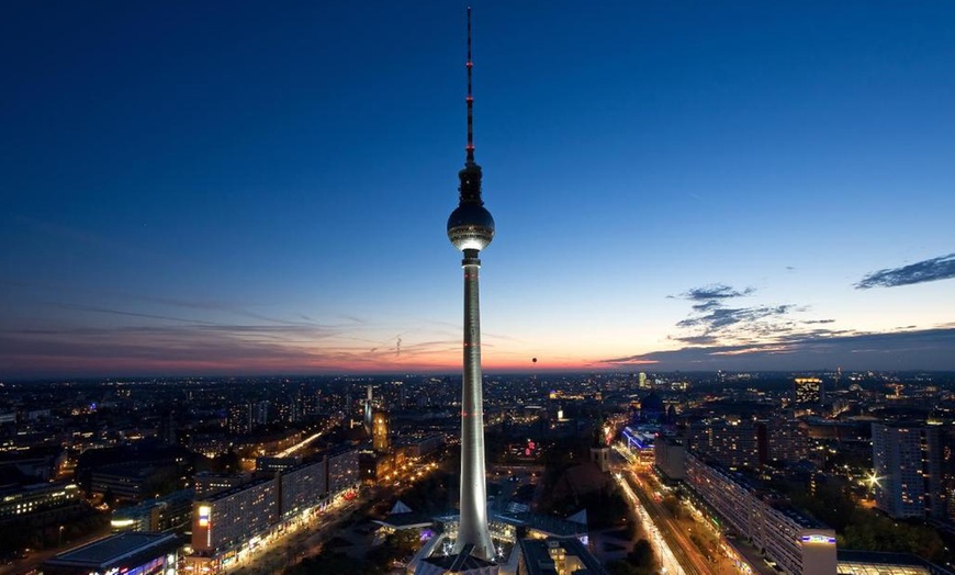 Image 2: ✈ Box Europa 4*: volo più hotel in una capitale europea per 2 persone