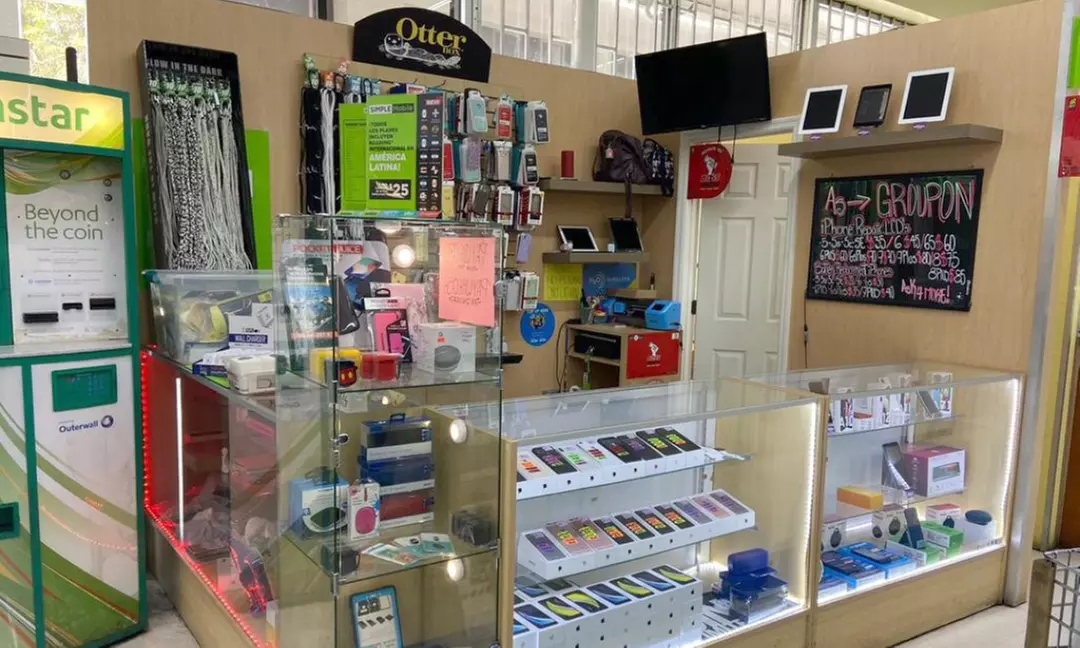 iPhone Screen Repair or Glass Replacement at Dave's Electronics Repair (Up to 90% Off). 17 Options Available. - Primary Image