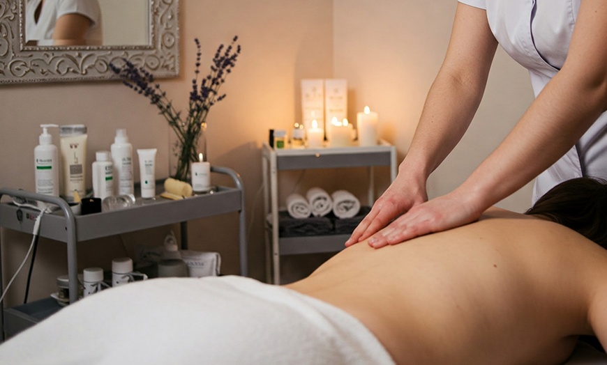 Image 1: Luxurious Full Body Massage & Pampering Sessions - 30, 60 or 90 Mins