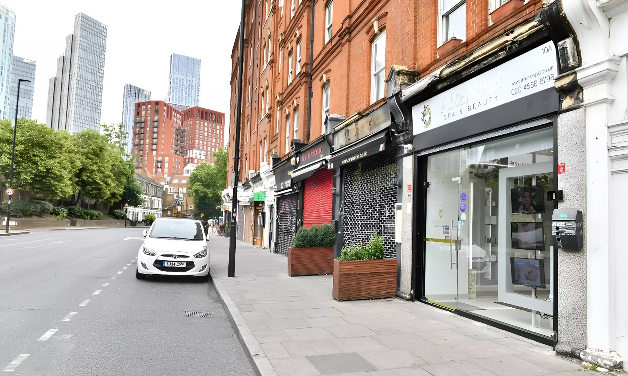 Indulge in a 30-Minute or 60-Minute Couples Massage