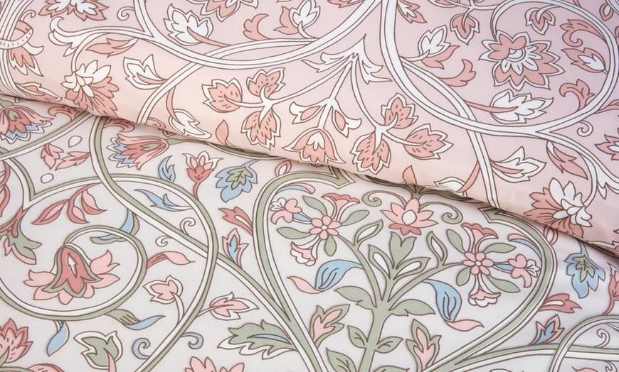 Image 9: Harrow Floral Reversible Duvet Set