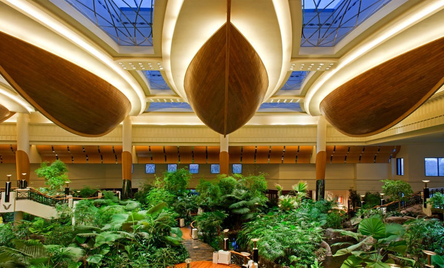 Image 14: 5*Dubai: One-Night Stay with Breakfast and Waterpark Access