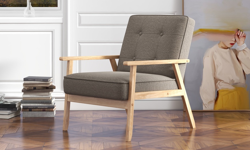 Image 16: Sillón con acolchado suave o de rizo y patas de madera, de Doosense