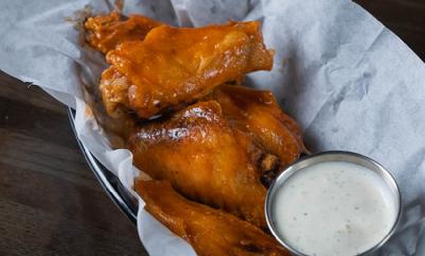 Image 4: 414 Pub & Pizza: $50 – $100 Toward Food & Drinks