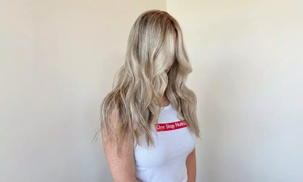 Enhance Your Style: Single Process Color / Mini Highlight Service