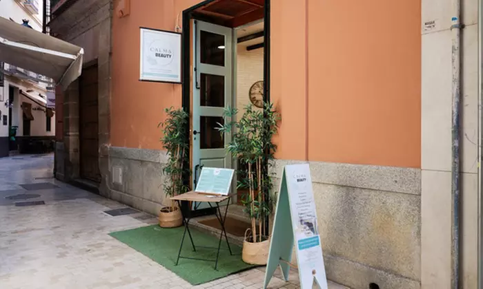 Ritual de head spa japonés con lifting facial, reflexología y más