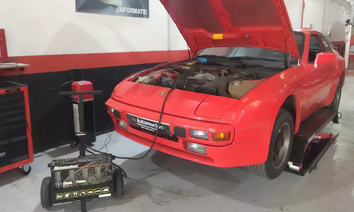 Revisión pre-itv con recarga de aire acondicionado en PuntoCar