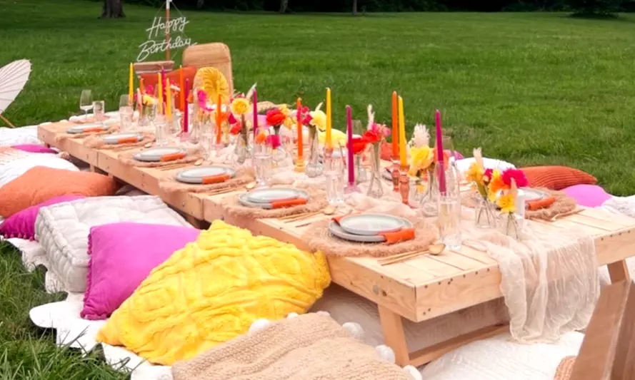 Picnic Dining Experience – Perfect for 2, 3, 4, or 5 Guests
