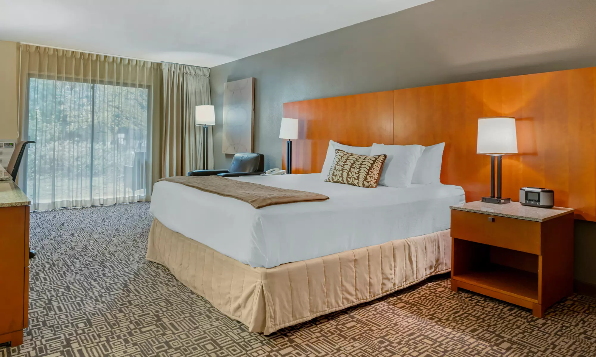 4-Star Mountain Resort in Salmon River Valley with Golf, Spa & Dining
