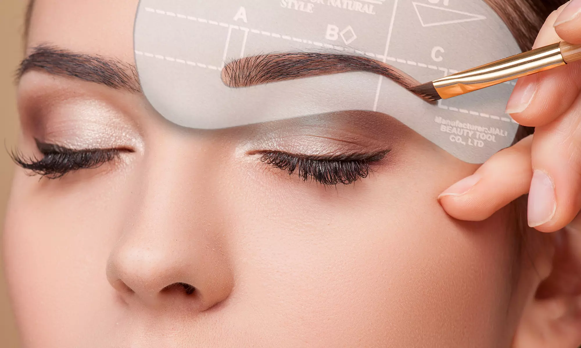 Pochoirs pour dessiner la ligne des sourcils - Primary Image