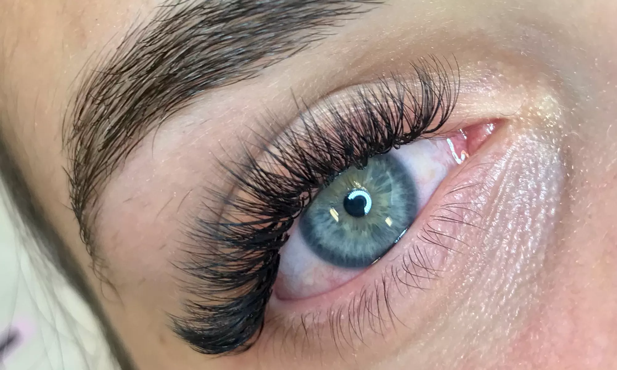 Get a Full Set of Classic, Hybrid, or Volume Mink Eyelash Extension