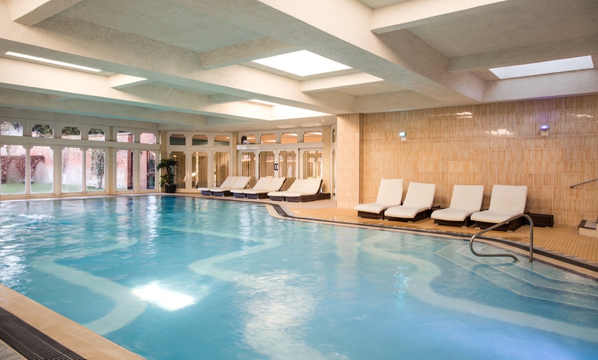 Image 2: Warwickshire: 4* Double Room with Breakfast and Spa for 2