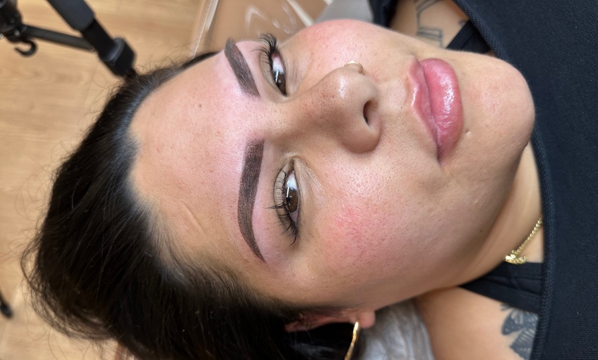 Image 3: Enhance Your Brows, Lips & Eyes For A Stunning Look