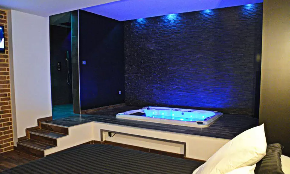 Plongez dans l'Évasion: 3h de Détente en Duo dans un Cocon Privatif