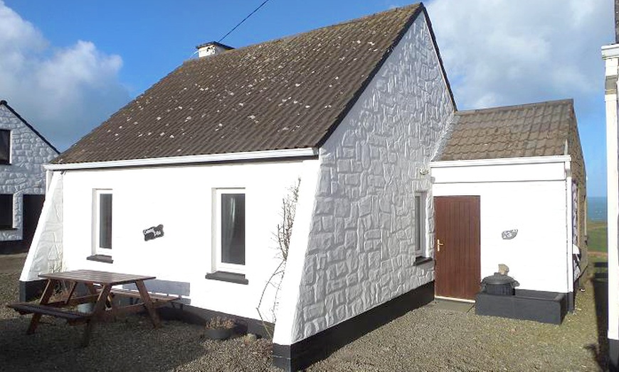 Image 2: Co. Clare: Up to 7-Night Cottage Stay