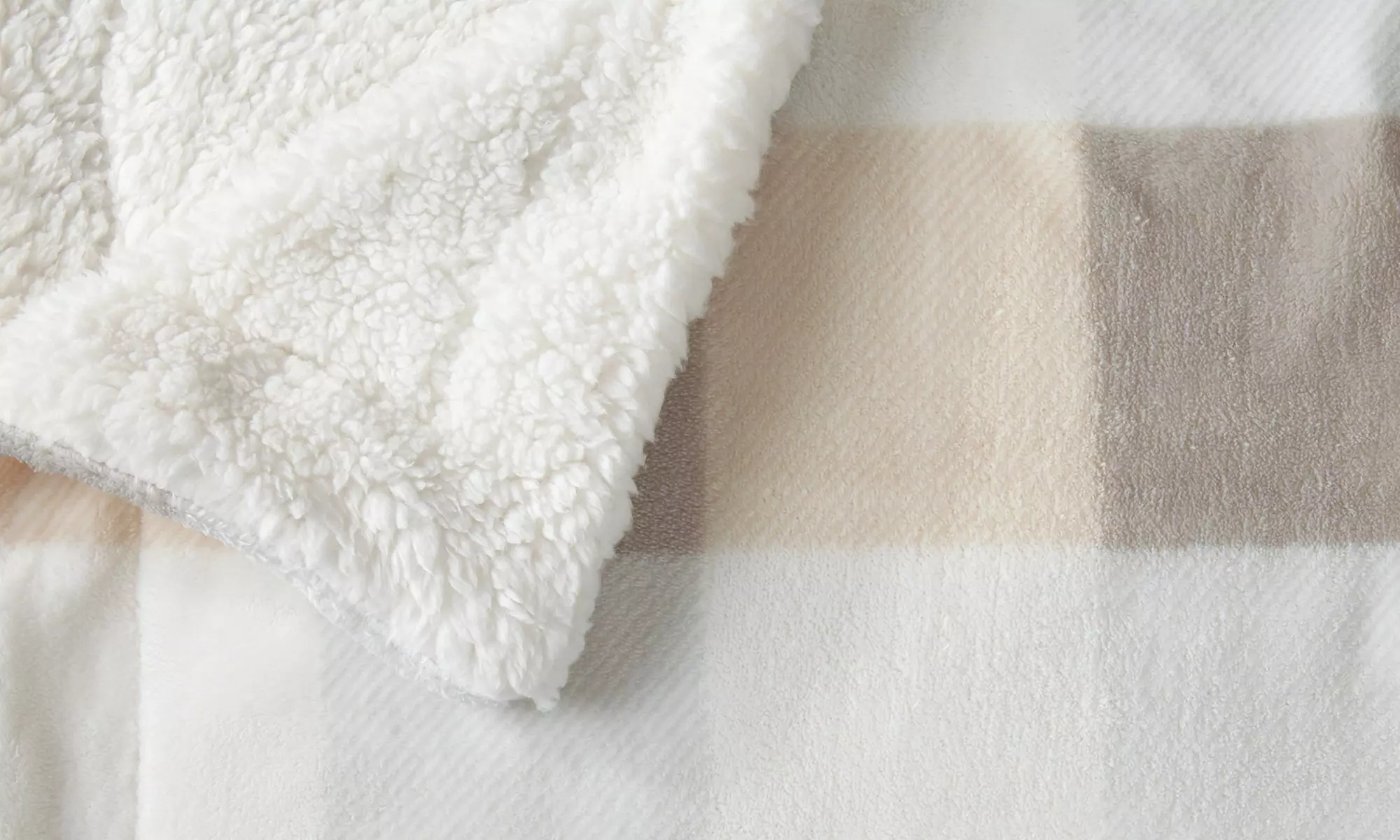 Cozy Plush Velvet & Sherpa Reversible Throw Blanket