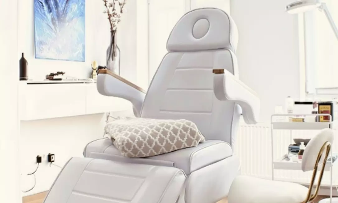 Aquarell-, Velvet- oder 3D-Lips oder PMU für Augenbrauen für 1 Person