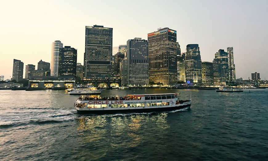 Image 5: 3 Hour New Jersey Dinner Cruise with Live DJ and Breathtaking Views