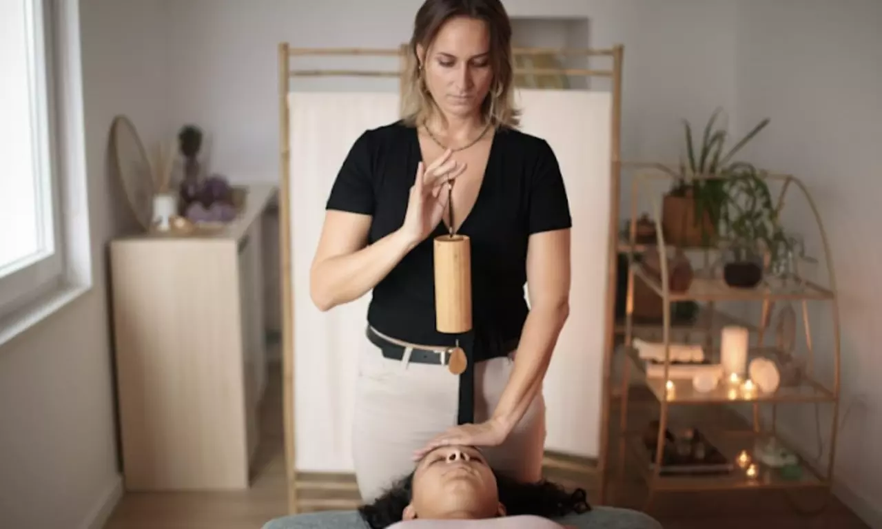 Jusqu'à 45% de remise sur Massage - Autre spécialité chez COEUR A CORPS - Primary Image