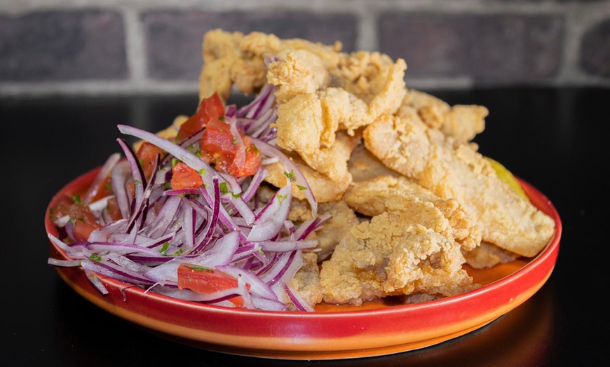 Image 2: Menú para 2 o 4 personas con entrantes, principales, postre y bebida