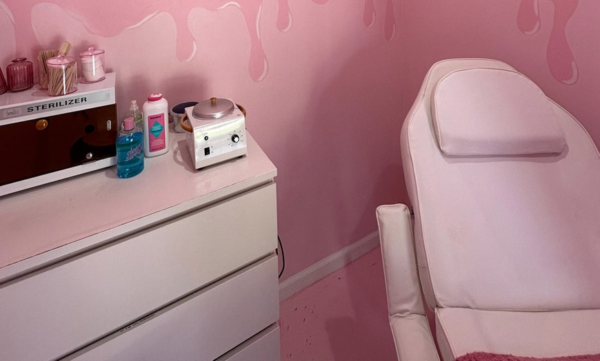 Image 3: Stay Silky Smooth with 1 or 2 Brazilian Wax Sessions 