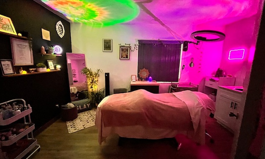 Image 7: Glowing Facial & Luxe HeadSpa Treatment with Optional Lunch for 1 or 2