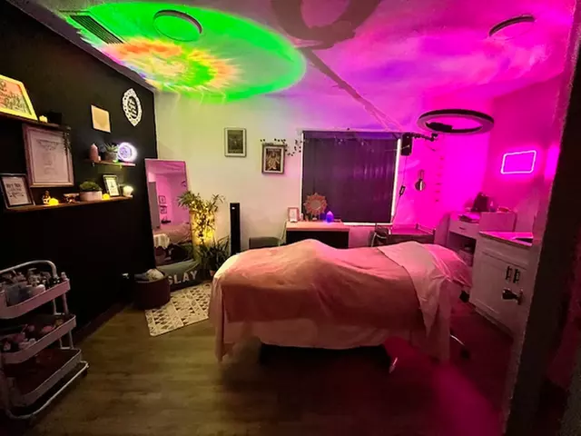 Glowing Facial & Luxe HeadSpa Treatment with Optional Lunch for 1 or 2